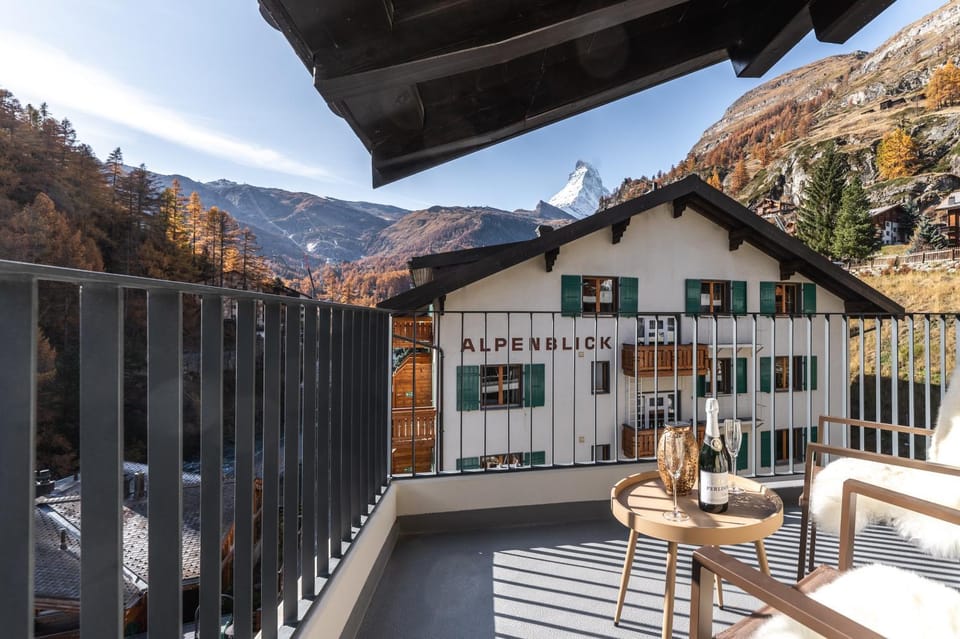 Day, Natural landscape, View (from property/room), Balcony/Terrace, Mountain view
