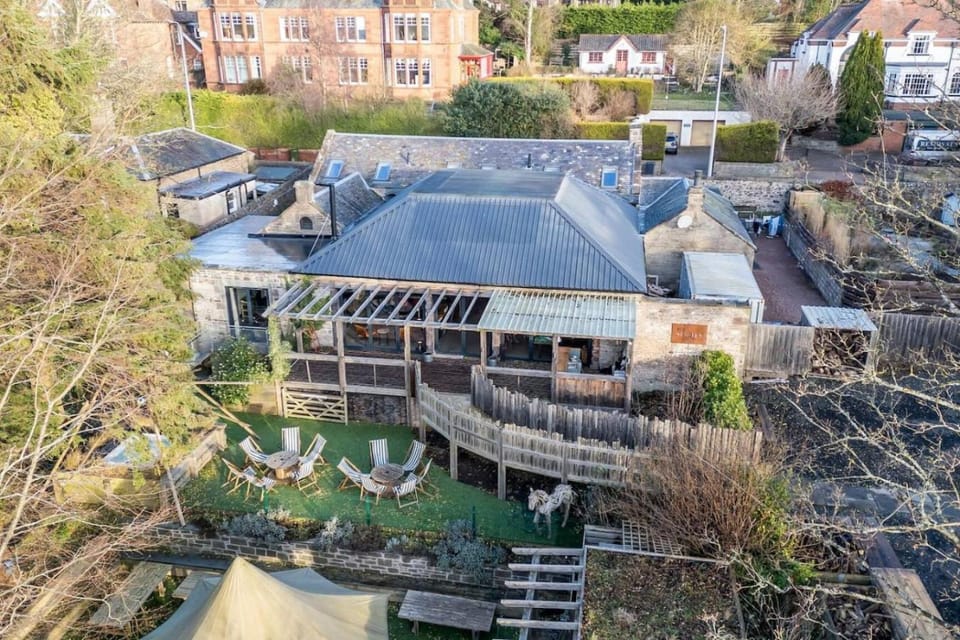 Property building, Day, Bird's eye view