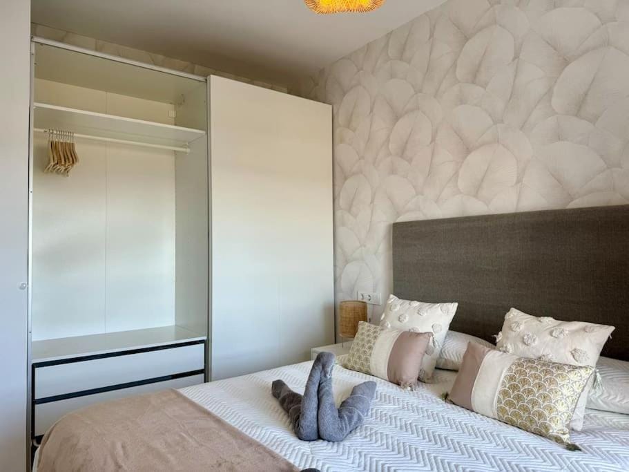 Bed, Bedroom, wardrobe