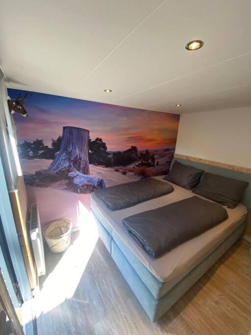Bed, Bedroom