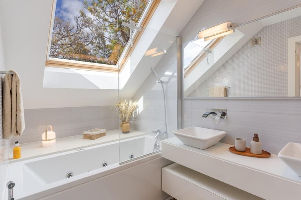 Bathroom, Bath, towels
