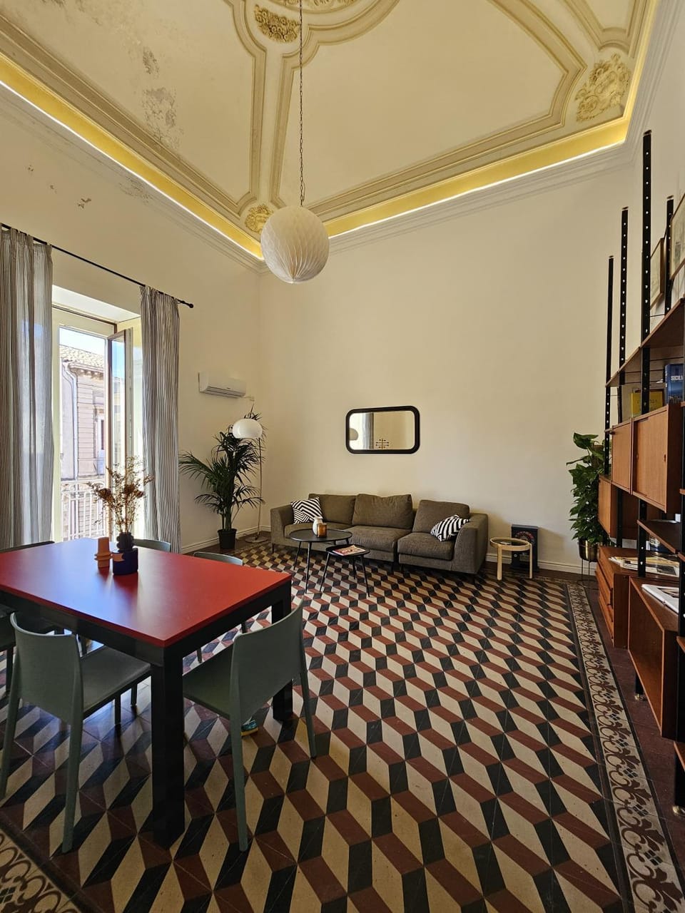 Living room, Dining area
