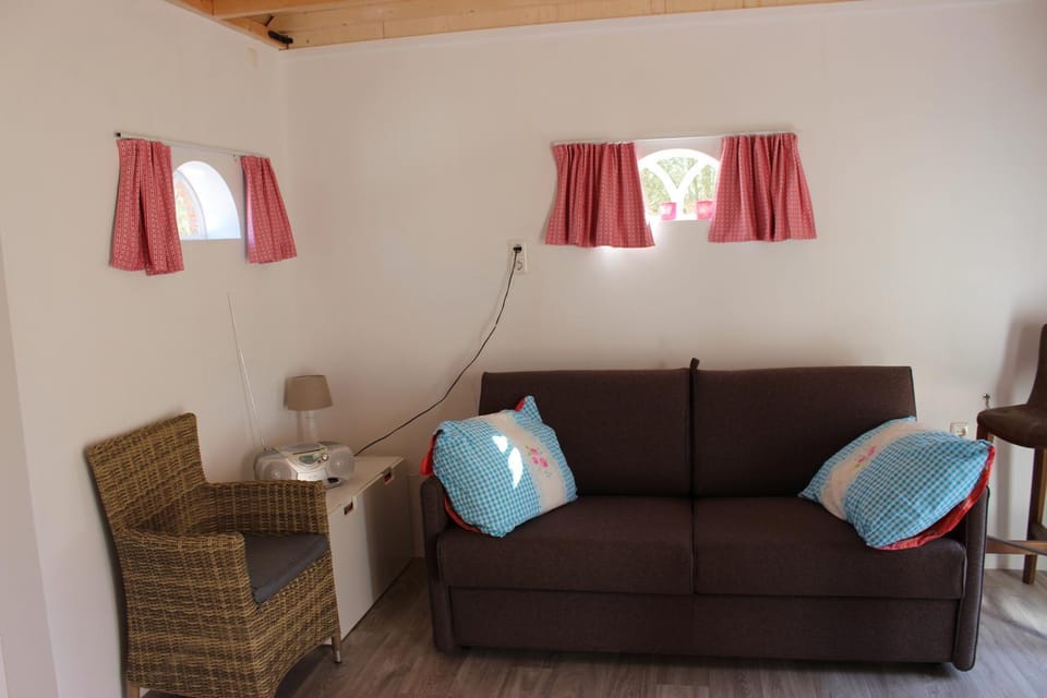 Trekkershuisje 't Zeeuws Knoopje Farm Stay in Domburg