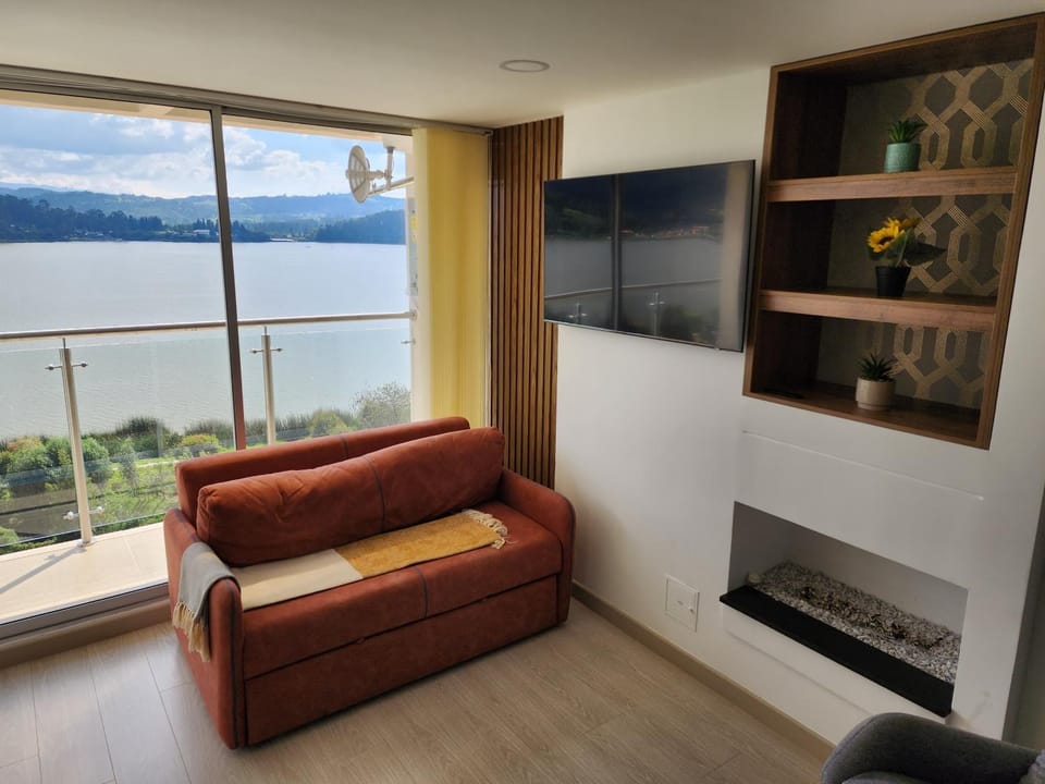 Natural landscape, TV and multimedia, Living room, Lake view, Mountain view