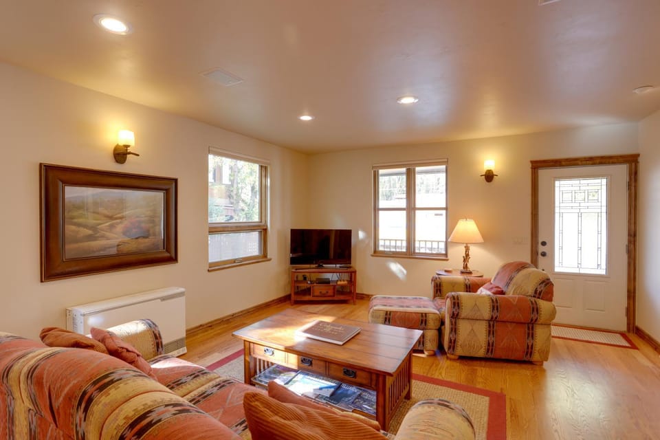 Patio & Mountain Views: Central Ouray Getaway! House in Ouray