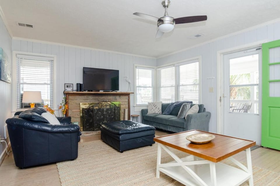 Williams Upper Unit by Bryant Real Estate House in Wrightsville Beach