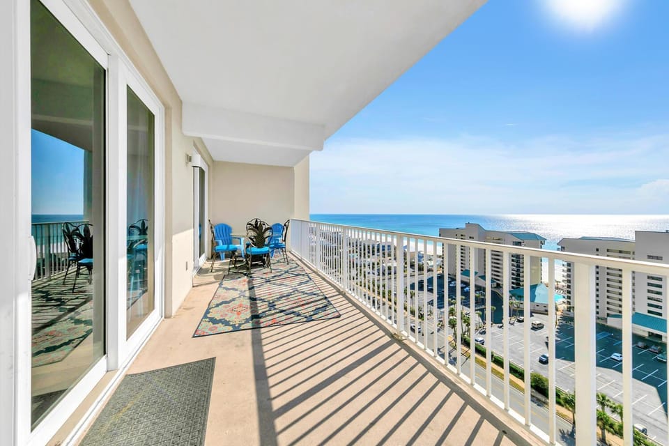 Laketown Wharf 1523 by Emerald Coast Retreats Apartment in Long Beach