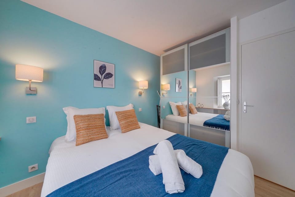 Bed, Photo of the whole room