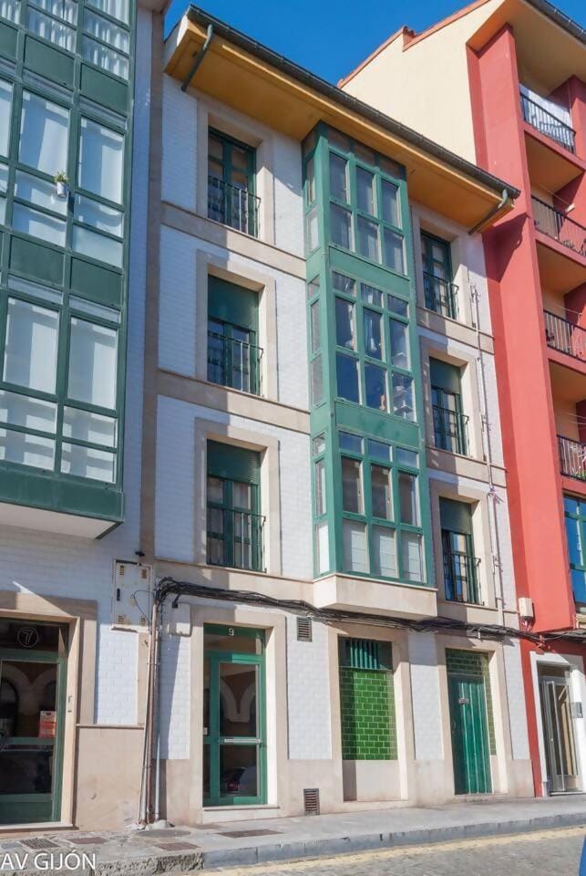 AVG Ave María 9 Apartment in Gijón
