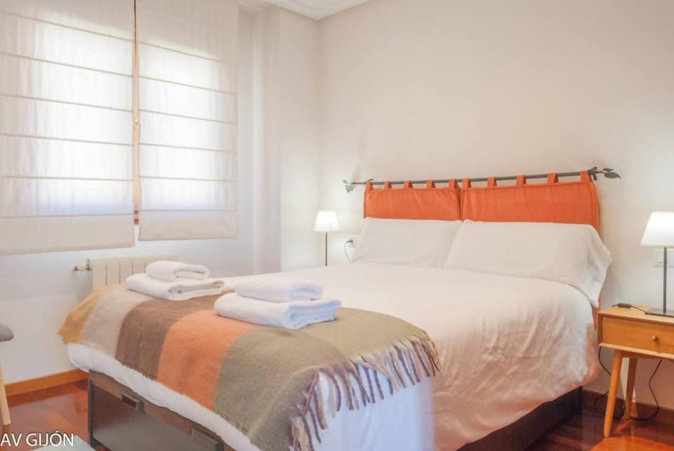 AVG Ave María 9 Apartment in Gijón