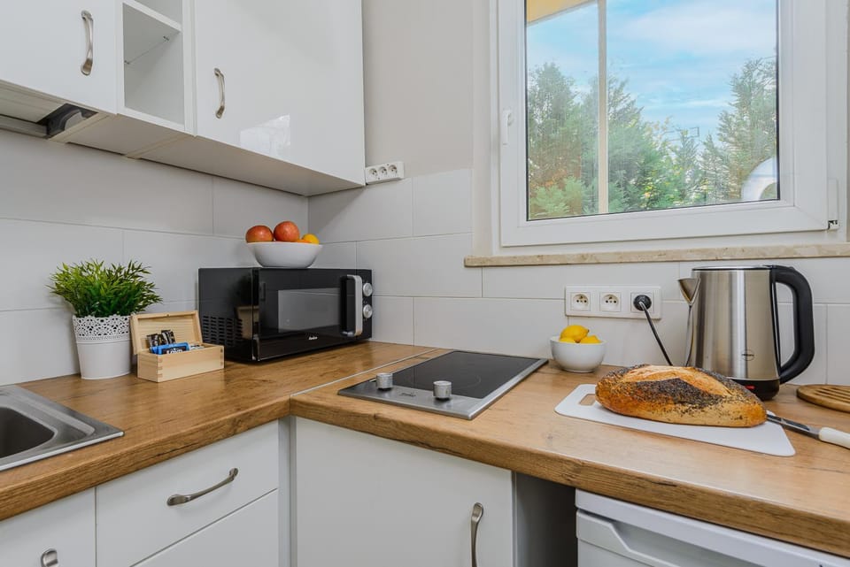 microwave, kitchen