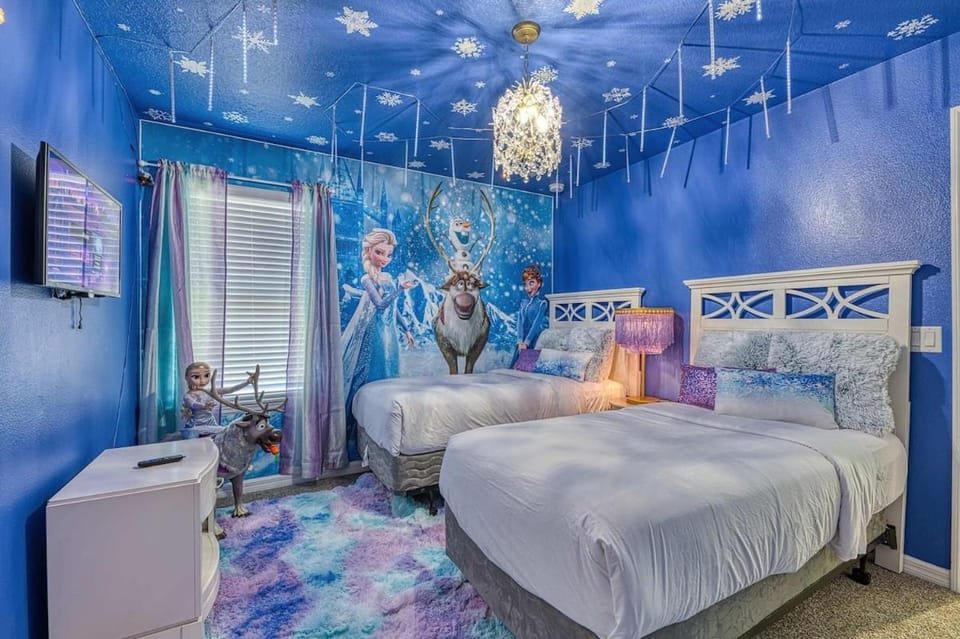Sleeps 23 9BR Home w Private Pool & Game Room House in Four Corners