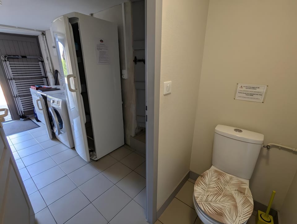 Bathroom, Living room