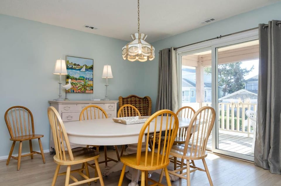 Sandy Paws by Bryant Real Estate House in Wrightsville Beach