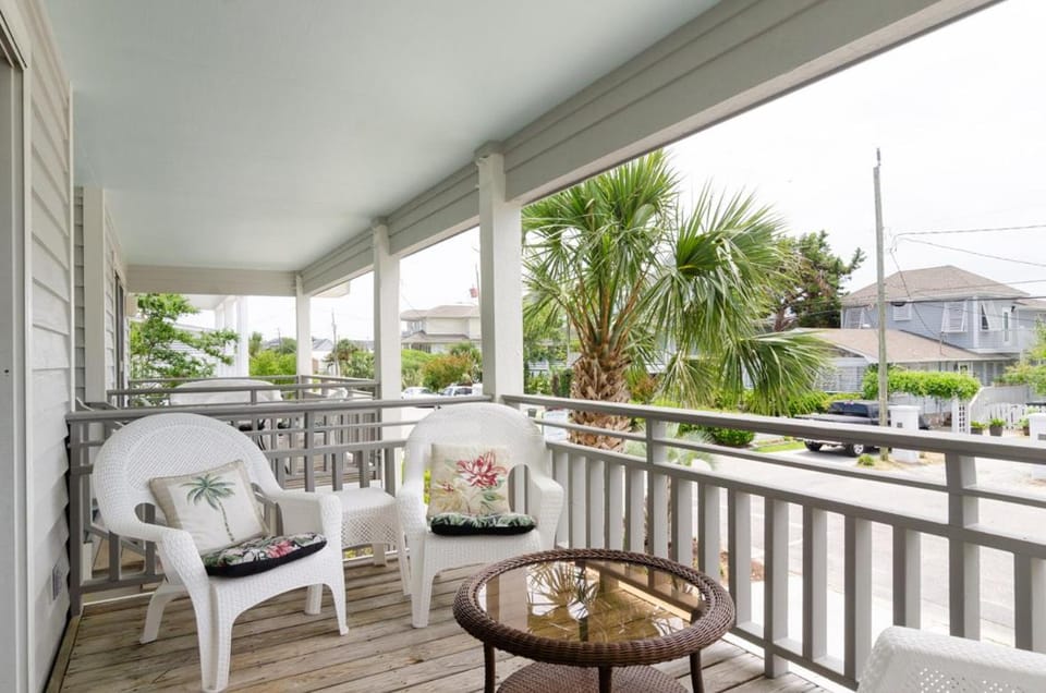 Sandy Paws by Bryant Real Estate House in Wrightsville Beach