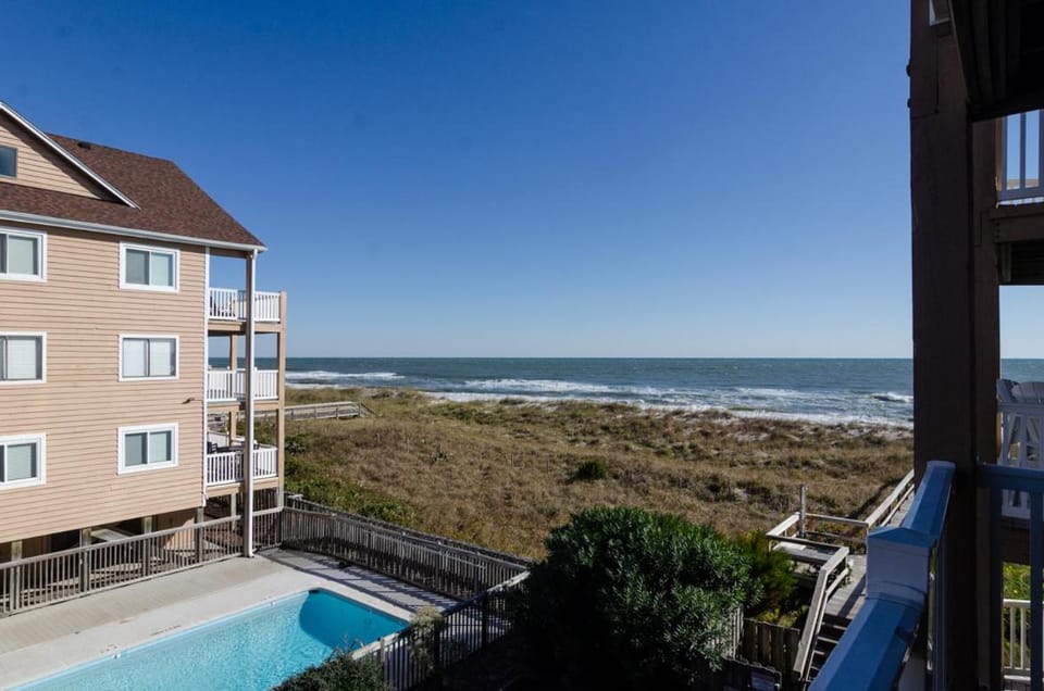 Sandy Sunrise by Bryant Real Estate House in Carolina Beach