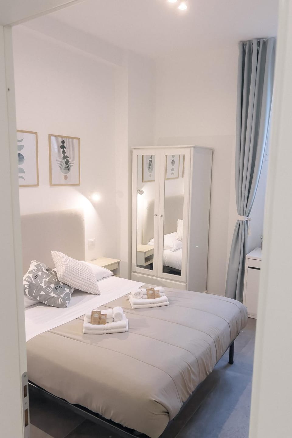 TV and multimedia, Bedroom, heating, towels, wardrobe, air conditioner