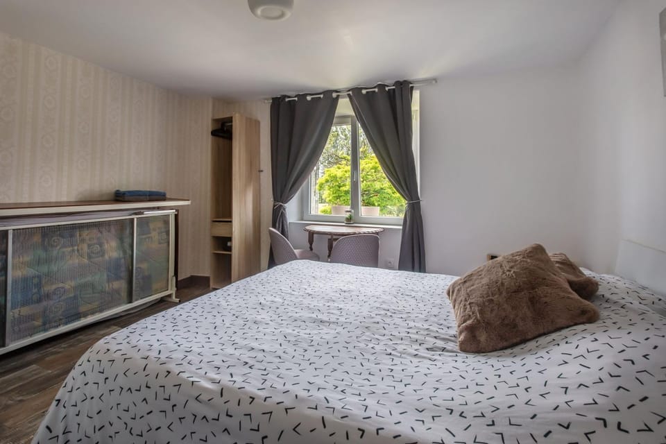 Living room, Bedroom