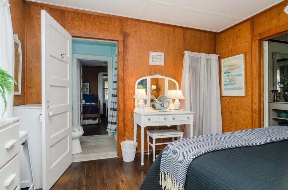 Fisher Cottage by Bryant Real Estate House in Wrightsville Beach