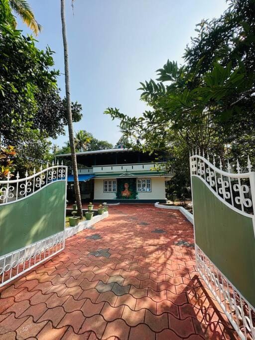 Tranquil bay homestay Villa in Varkala