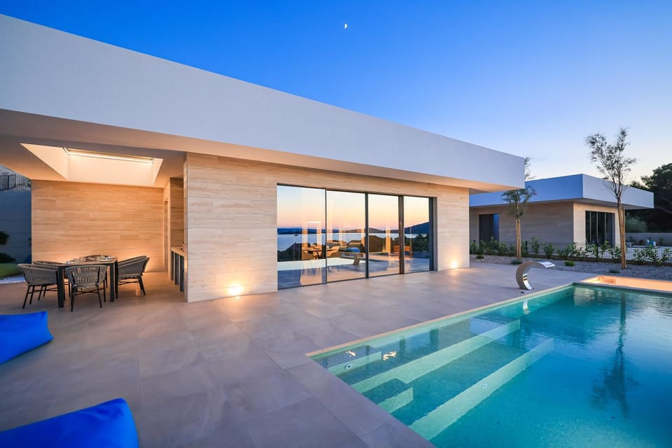 Property building, Swimming pool