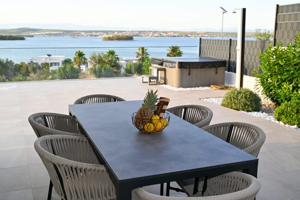 Hot Tub, Balcony/Terrace, Sea view