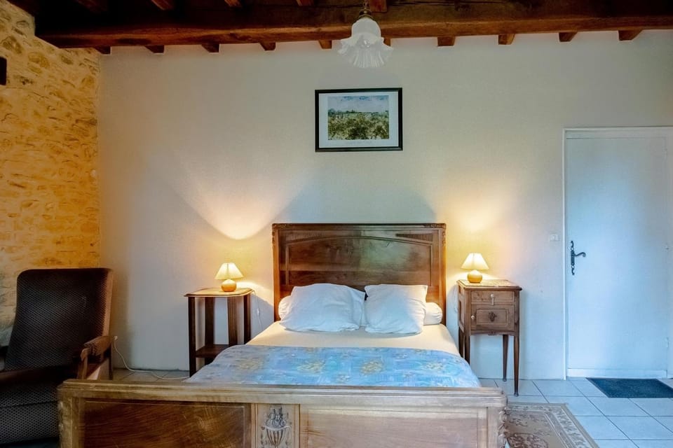 Property building, Living room, Bedroom