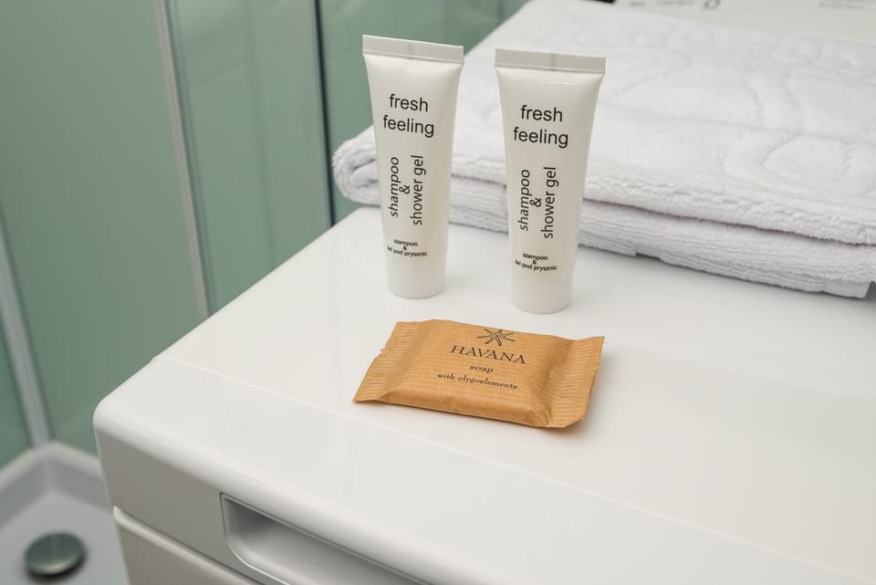 Bathroom, towels