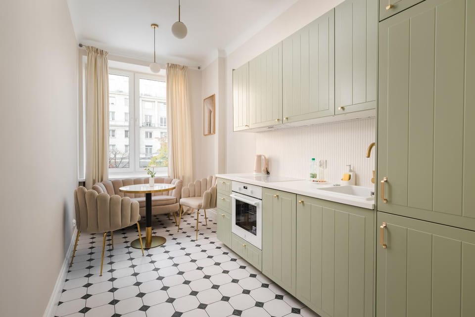 Kitchen or kitchenette, Dining area, dishwasher, stove