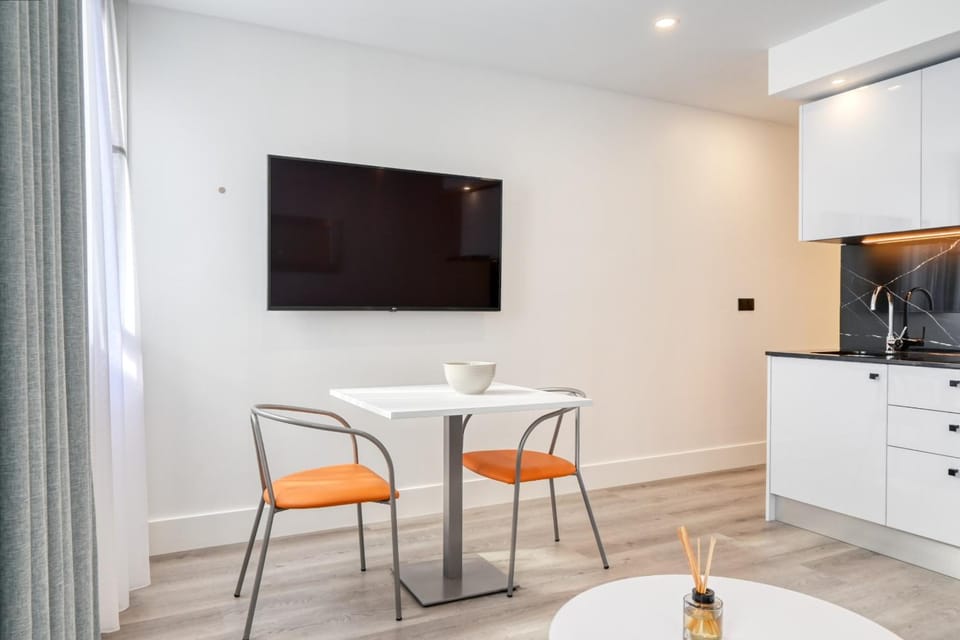 Communal lounge/ TV room, Living room