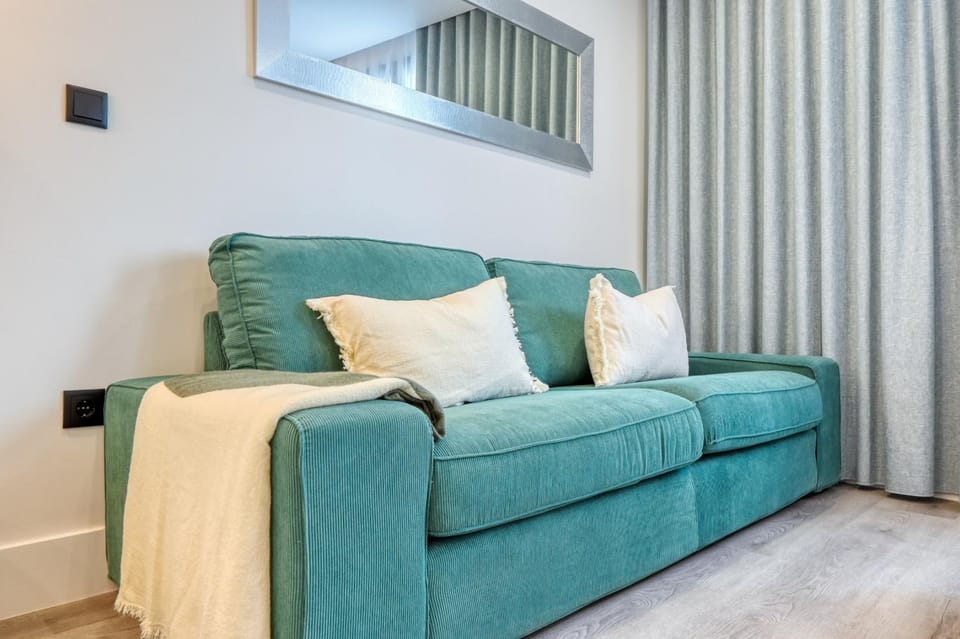 Communal lounge/ TV room, Living room