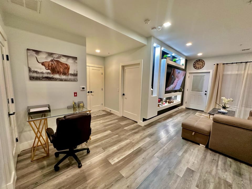 The Luxury Suite - 1BR with Gym & Office Apartment in Paterson