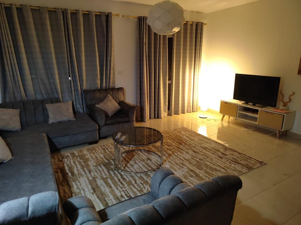 Communal lounge/ TV room, TV and multimedia, Living room, Seating area, Evening entertainment