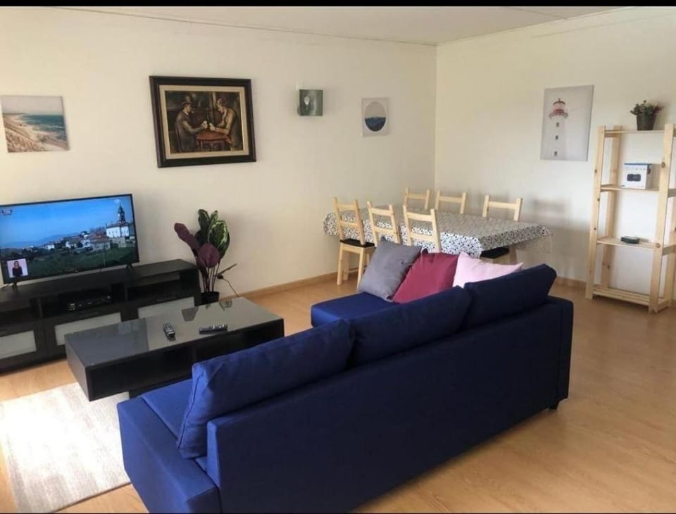 Communal lounge/ TV room, Living room, Seating area