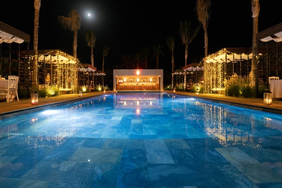 Night, Pool view, Swimming pool, sunbed