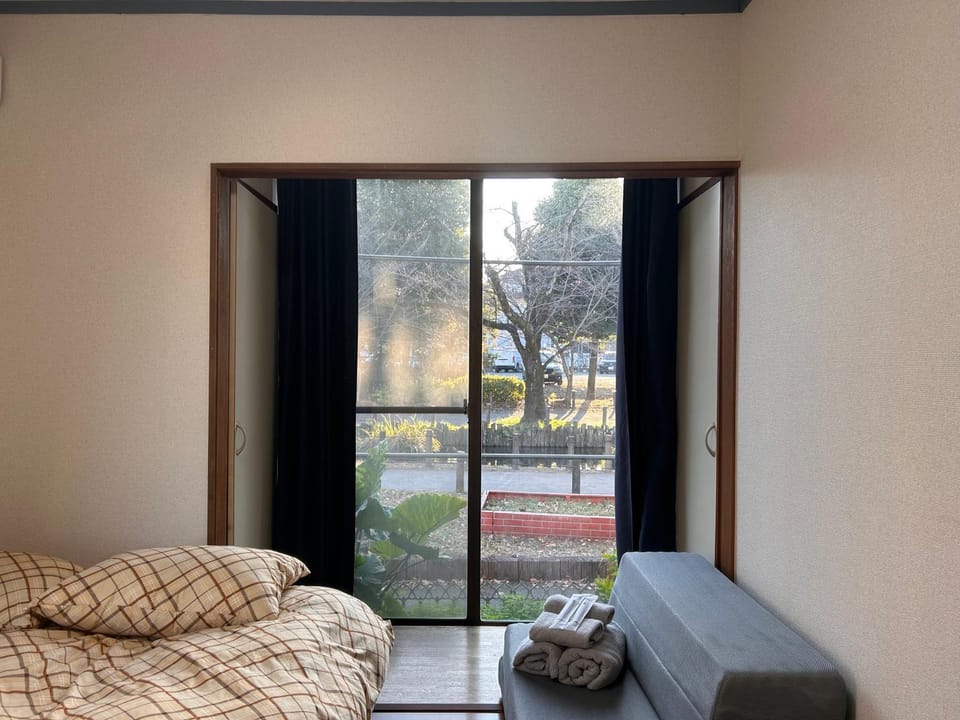 Bed, Natural landscape, Photo of the whole room, Bedroom