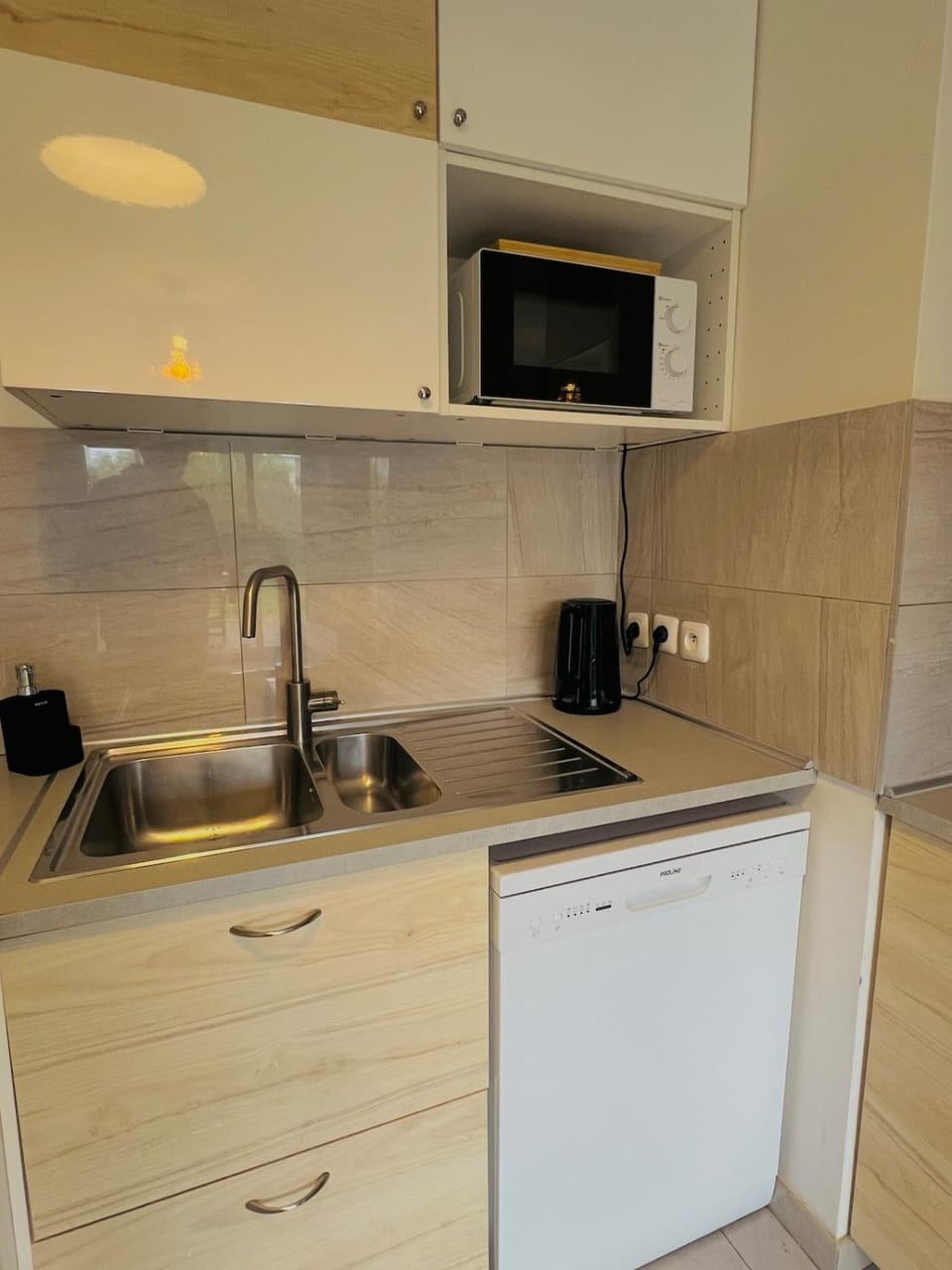Coffee/tea facilities, dishwasher