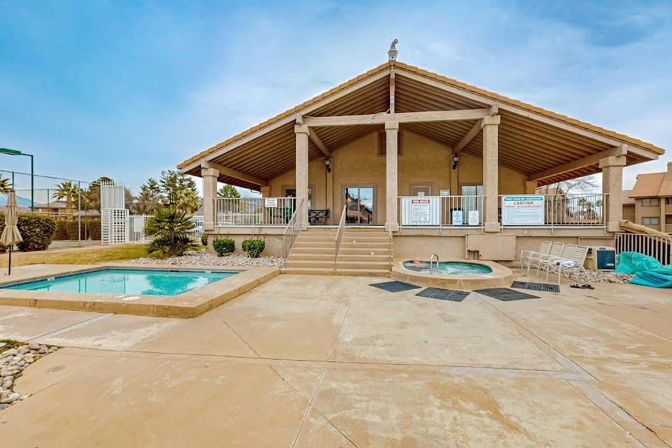 Desert Oasis at Sports Village- Unit W4 House in St George