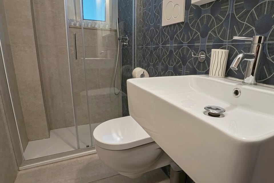 Shower, Toilet, Bathroom