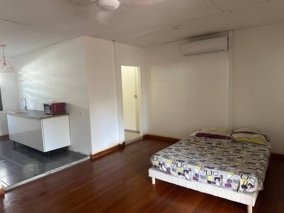 Bed, Photo of the whole room, Bedroom, towels, wardrobe, air conditioner