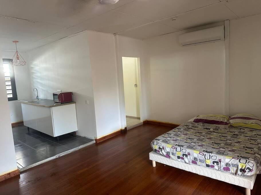 Bed, Photo of the whole room, towels, wardrobe, air conditioner