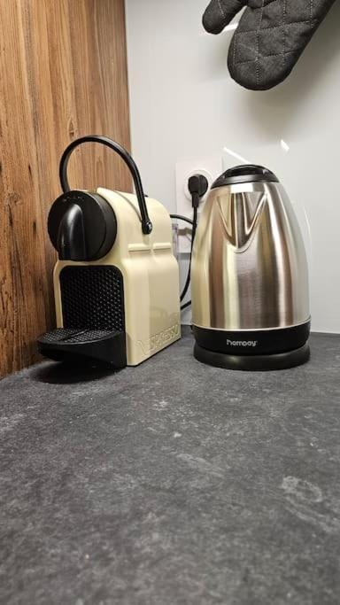 Coffee/tea facilities, Kitchen or kitchenette