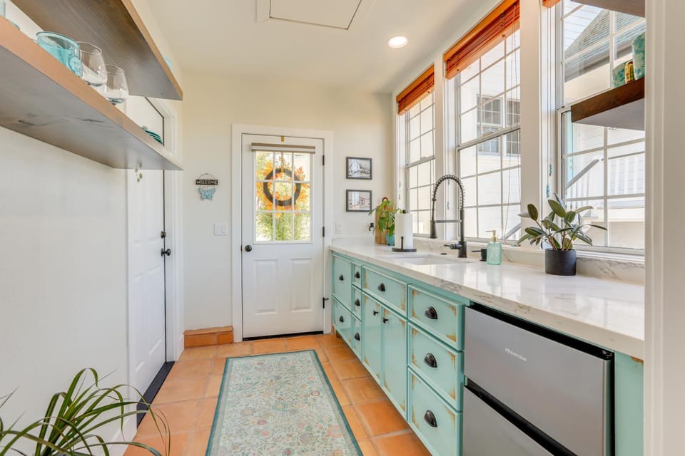 Steps to Sutter Creek Chic Wine Country Cottage House in Sutter Creek