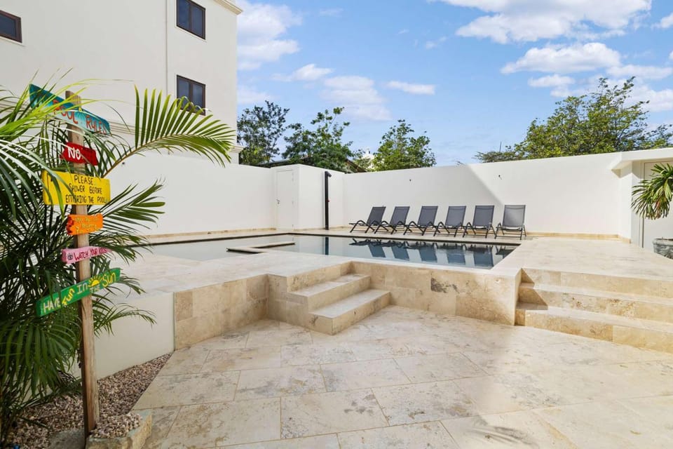 Bonaire Beach Apartment 11 with communal pool and diving facilities Apartment in Venezuela