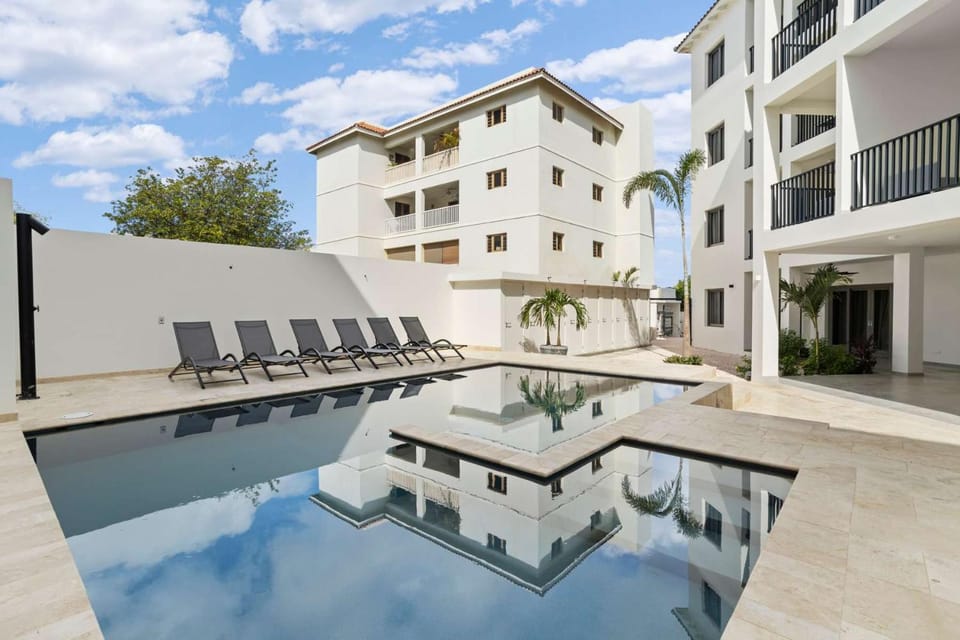 Property building, Swimming pool
