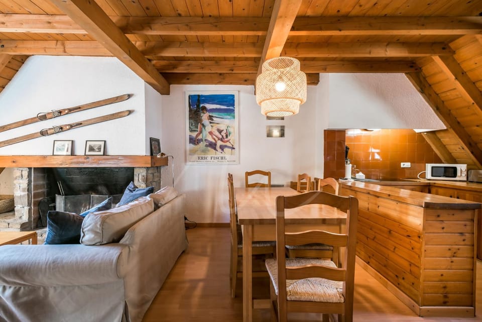 Kitchen or kitchenette, Living room, Dining area