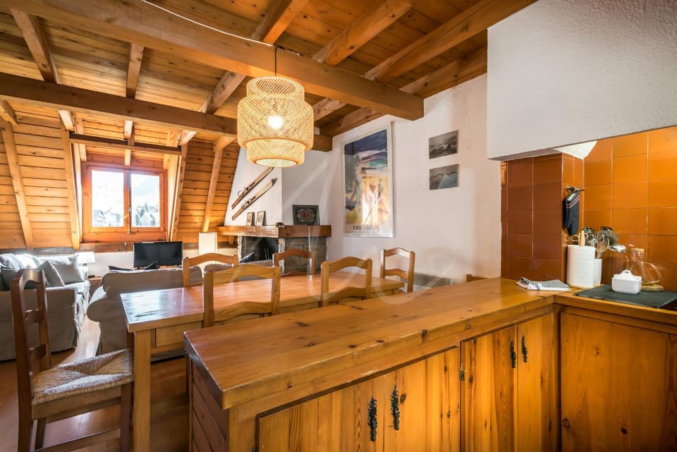 Kitchen or kitchenette, Living room, Dining area