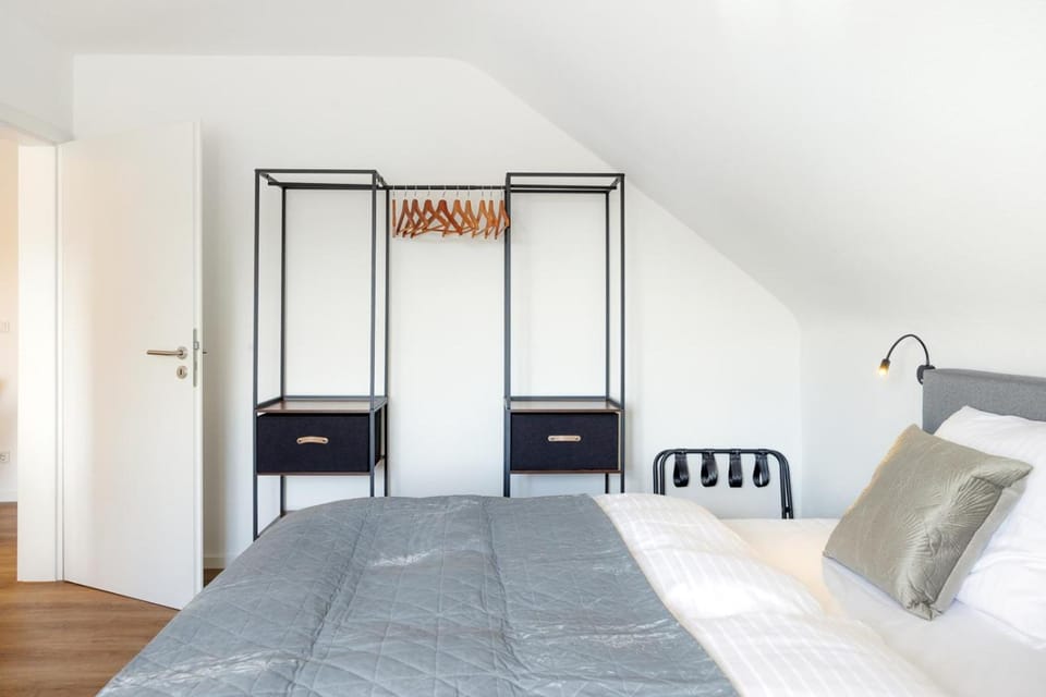 Bed, Photo of the whole room, Bedroom, wardrobe
