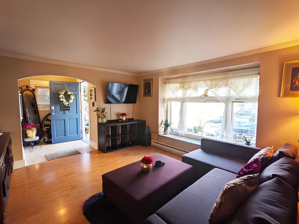 Communal lounge/ TV room, TV and multimedia, Living room, Seating area