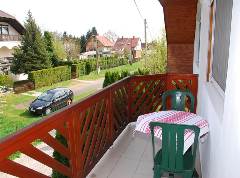 Balcony/Terrace, Garden view, Street view
